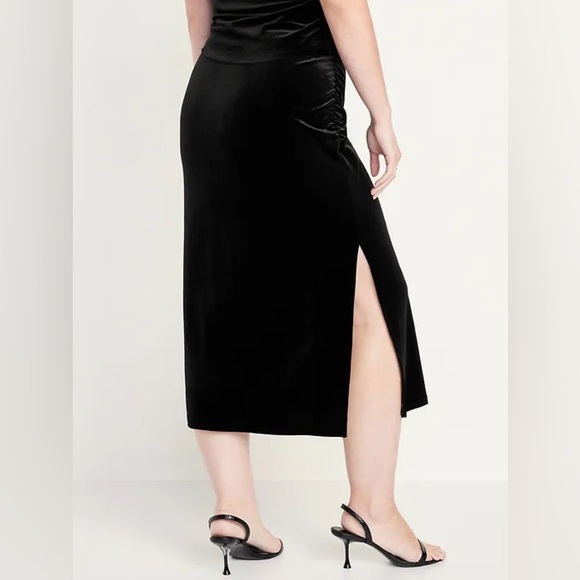 Old Navy Elegant Black Velvet Maxi Skirt size M - Picture 1 of 14